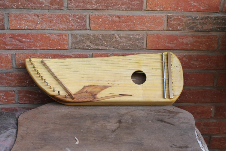 Instrument 12-Saitige Kantele